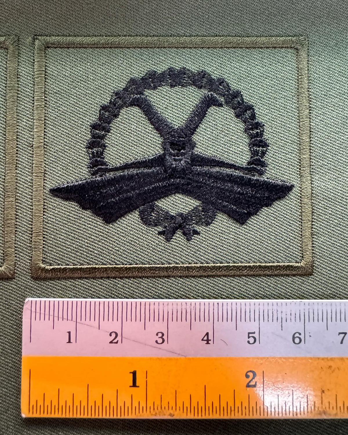 INDONESIAN ARMY BREVET FREEFALL PARACHUTIST BADGE