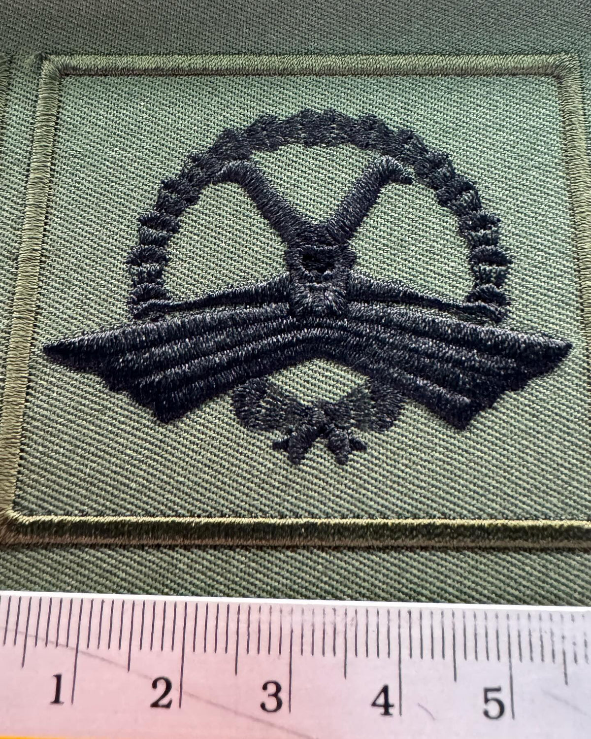 INDONESIAN ARMY BREVET FREEFALL PARACHUTIST BADGE